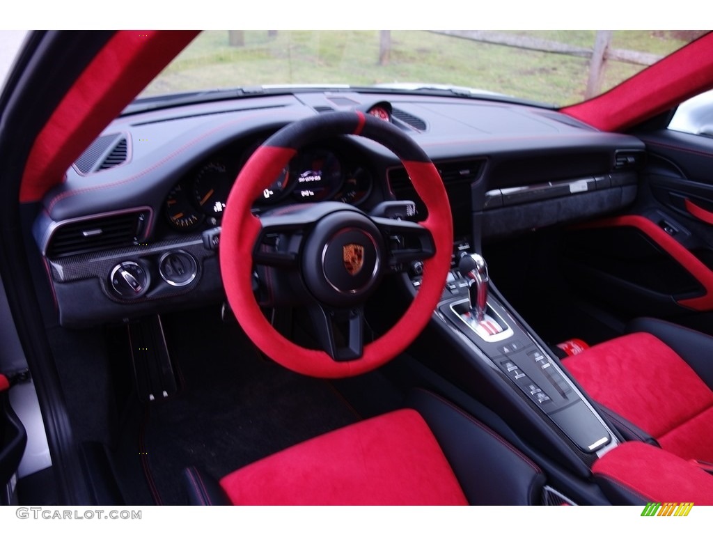 2018 Porsche 911 GT2 RS Black w/Red Alcantara Steering Wheel Photo #131477235