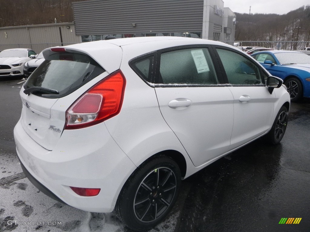 2019 Fiesta SE Hatchback - Oxford White / Charcoal Black photo #2