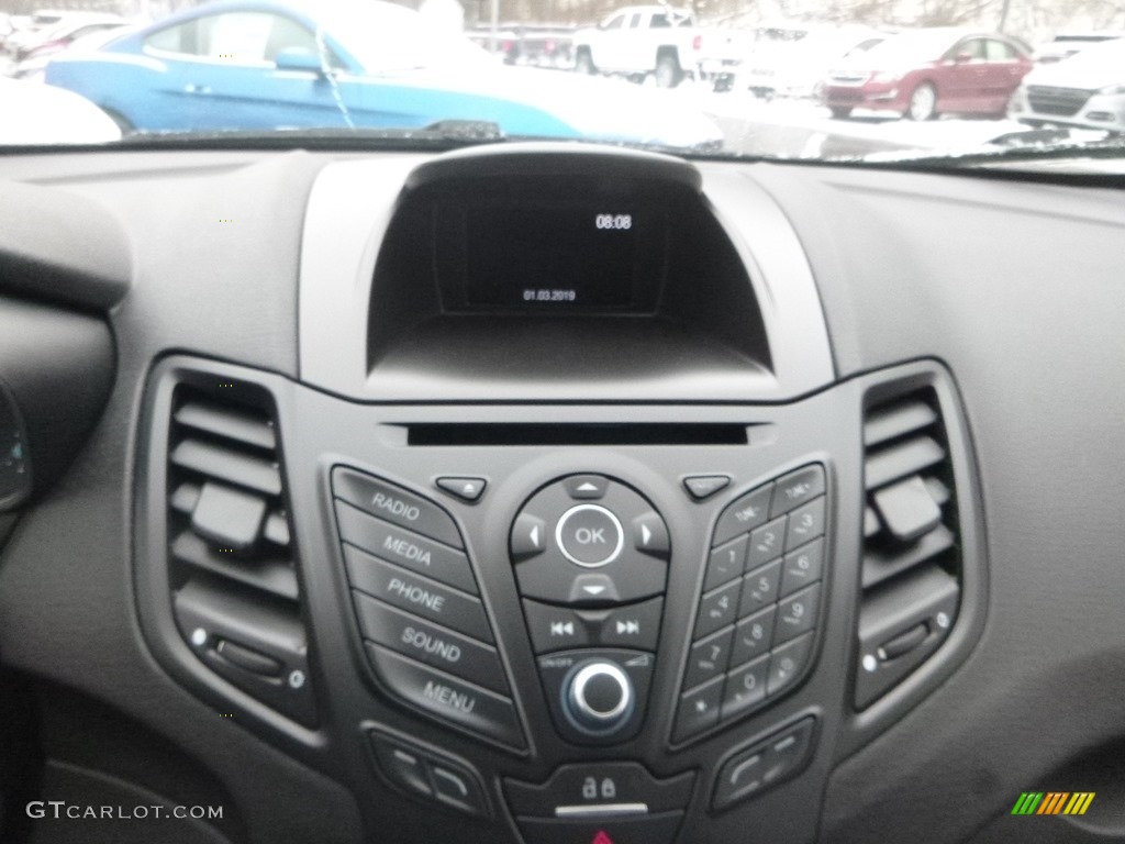 2019 Ford Fiesta SE Hatchback Controls Photo #131478228