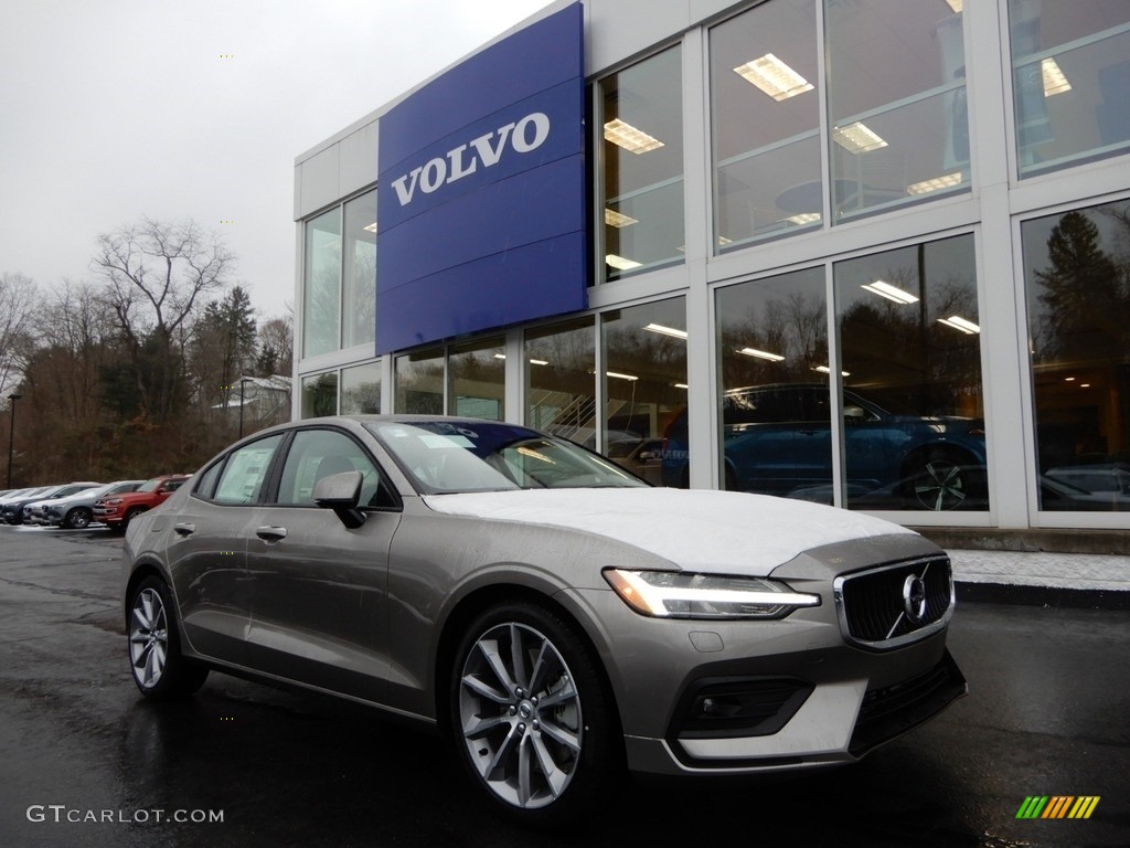 Pebble Gray Metallic 2019 Volvo S60 T6 AWD Momentum Exterior Photo #131479797