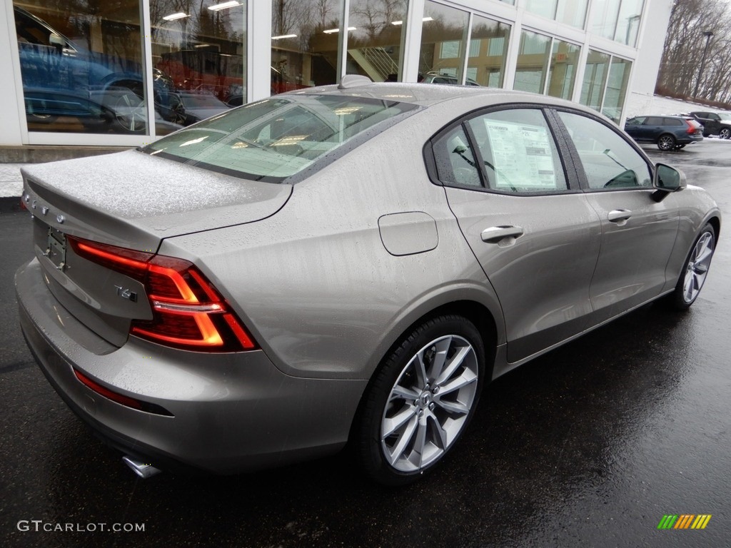 2019 S60 T6 AWD Momentum - Pebble Gray Metallic / Blond photo #2