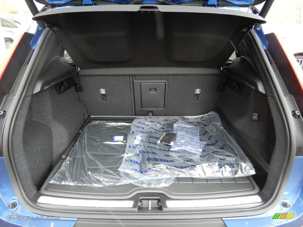 2019 Volvo XC40 T5 R-Design AWD Trunk Photo #131482347