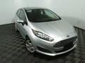 Ingot Silver - Fiesta SE Sedan Photo No. 3