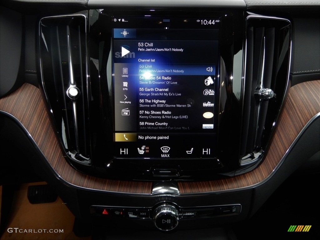 2019 Volvo XC60 T5 AWD Inscription Controls Photo #131484627