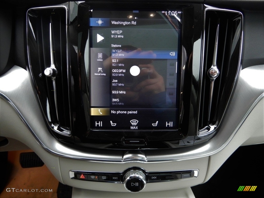 2019 Volvo XC60 T6 AWD Momentum Controls Photo #131484781