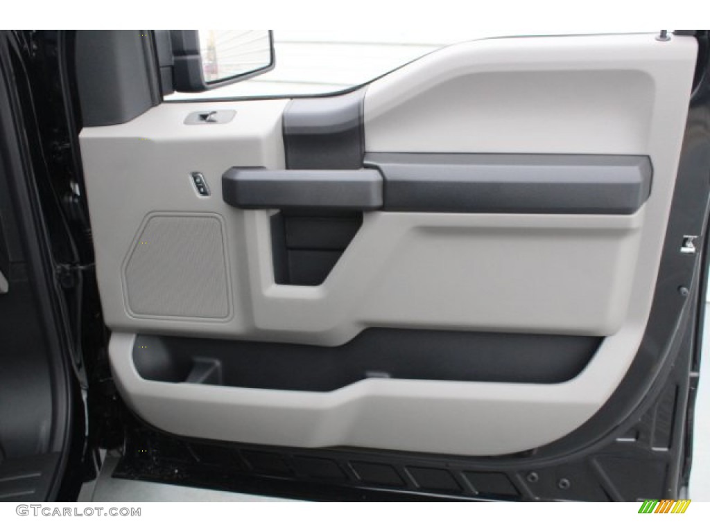 2018 Ford F150 XL Regular Cab Door Panel Photos