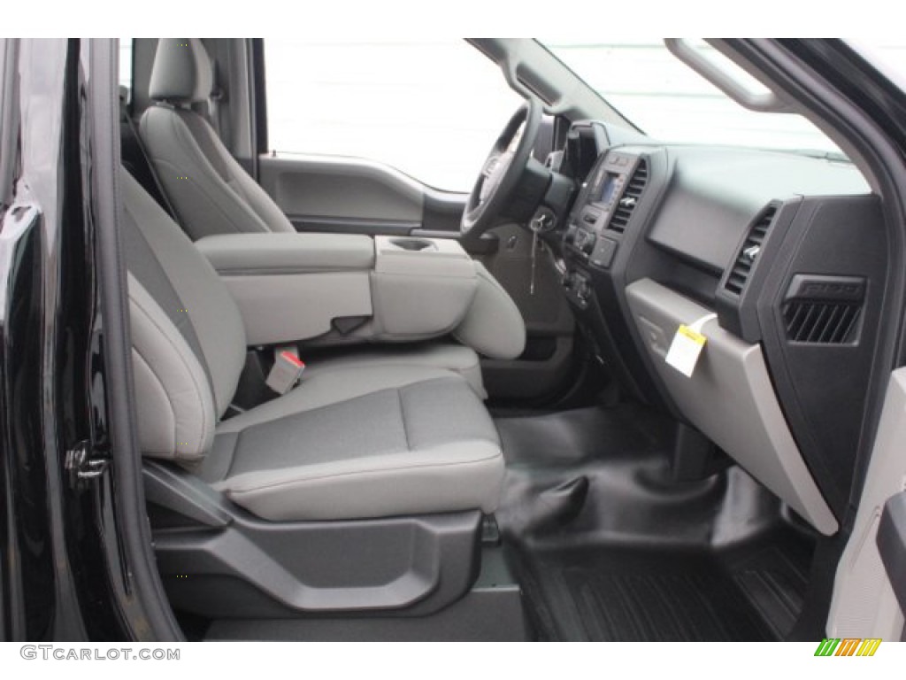 Earth Gray Interior 2018 Ford F150 XL Regular Cab Photo #131489134