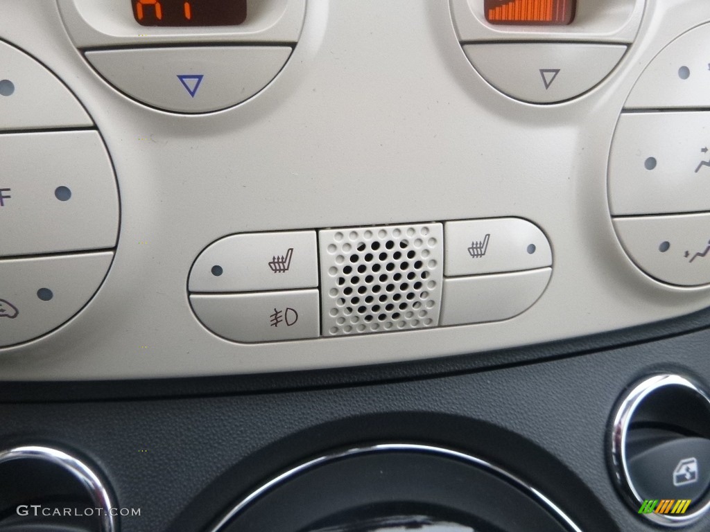 2018 Fiat 500 Lounge Controls Photo #131494882