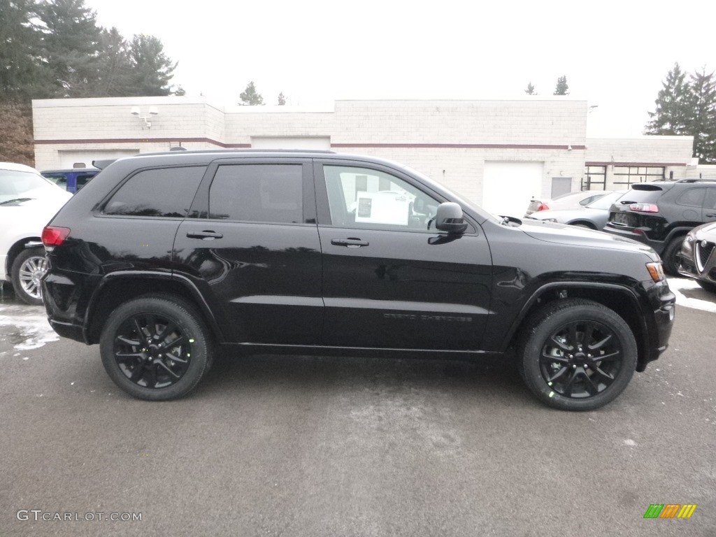 Diamond Black Crystal Pearl 2019 Jeep Grand Cherokee Laredo 4x4 Exterior Photo #131496838