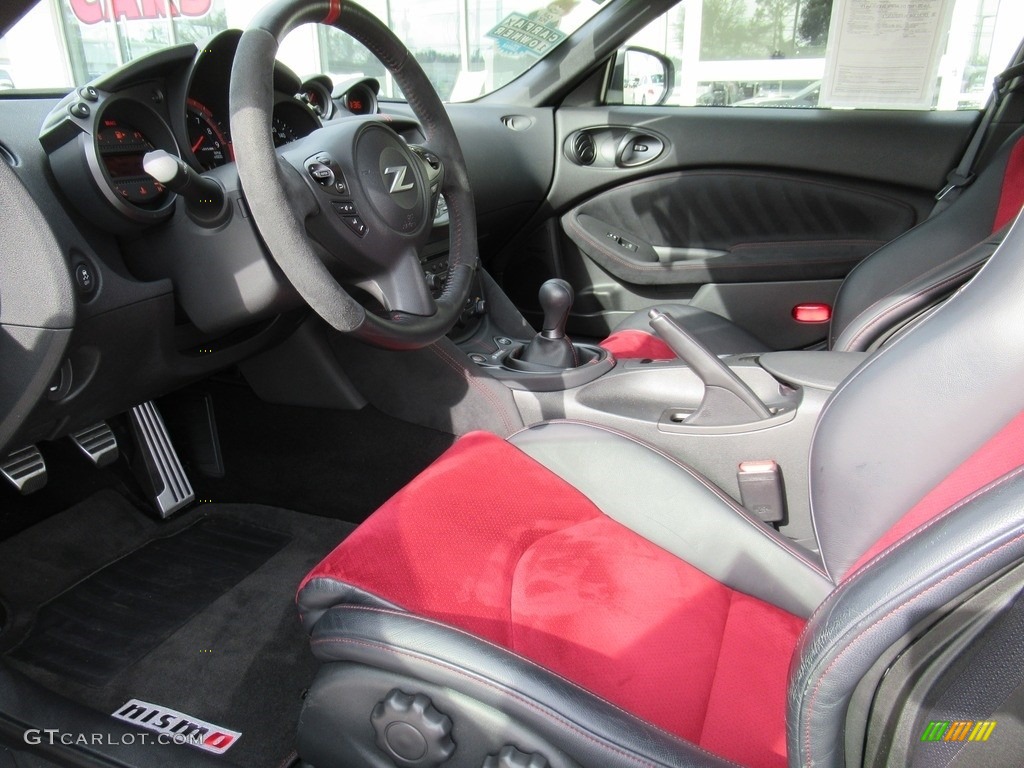 Red Interior 2017 Nissan 370Z NISMO Coupe Photo #131496847