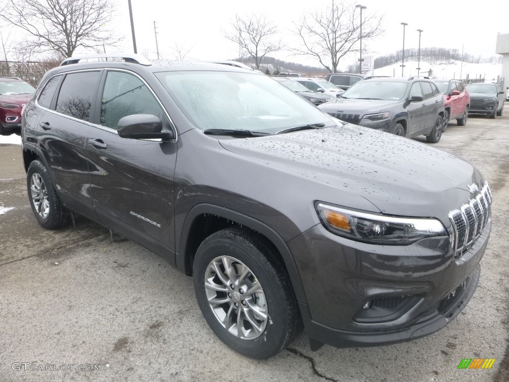 Granite Crystal Metallic 2019 Jeep Cherokee Latitude Plus 4x4 Exterior Photo #131498401