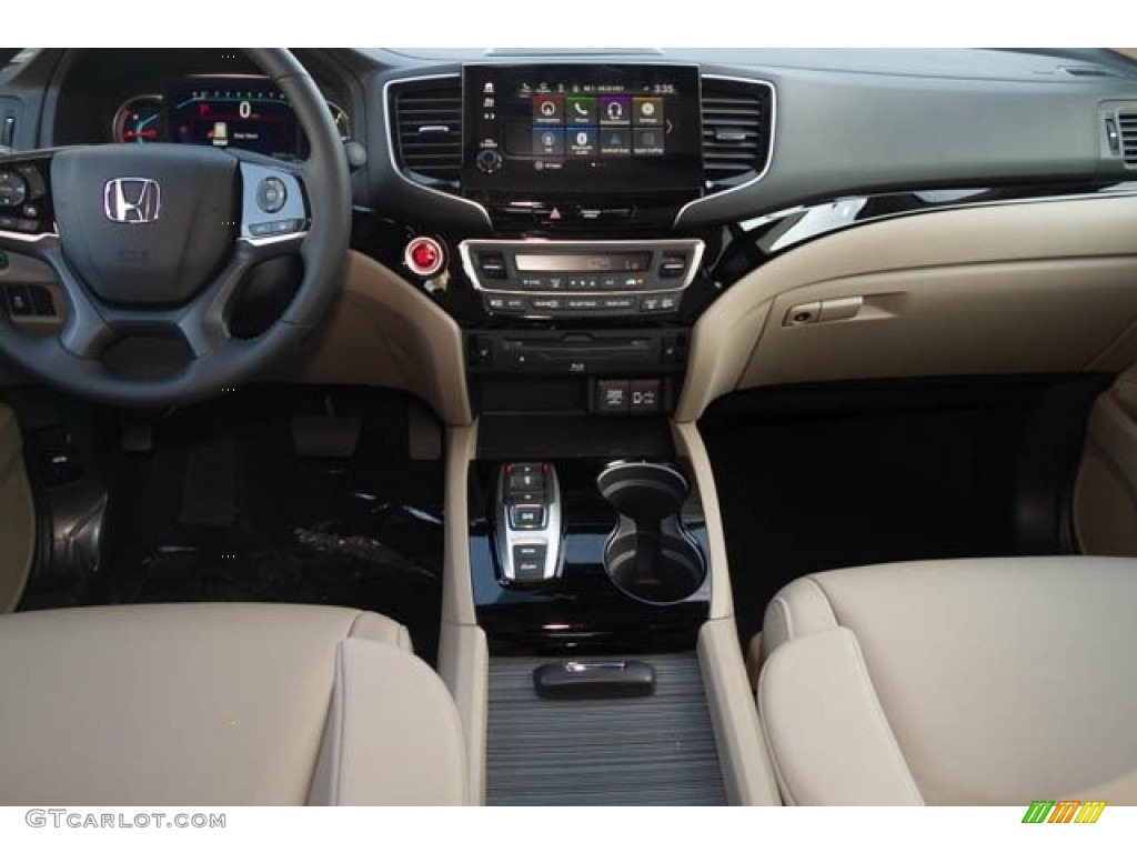 2019 Honda Pilot Touring Dashboard Photos