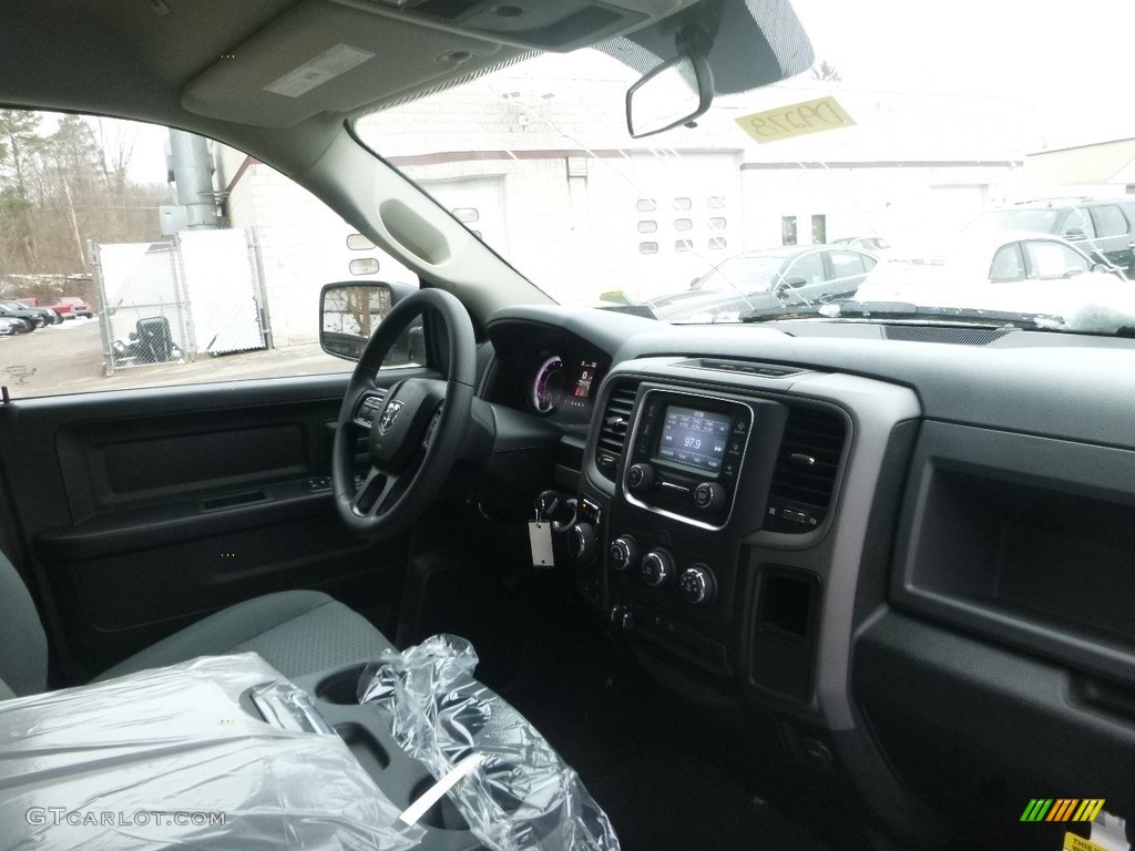 2019 1500 Classic Tradesman Crew Cab 4x4 - Bright White / Black/Diesel Gray photo #11
