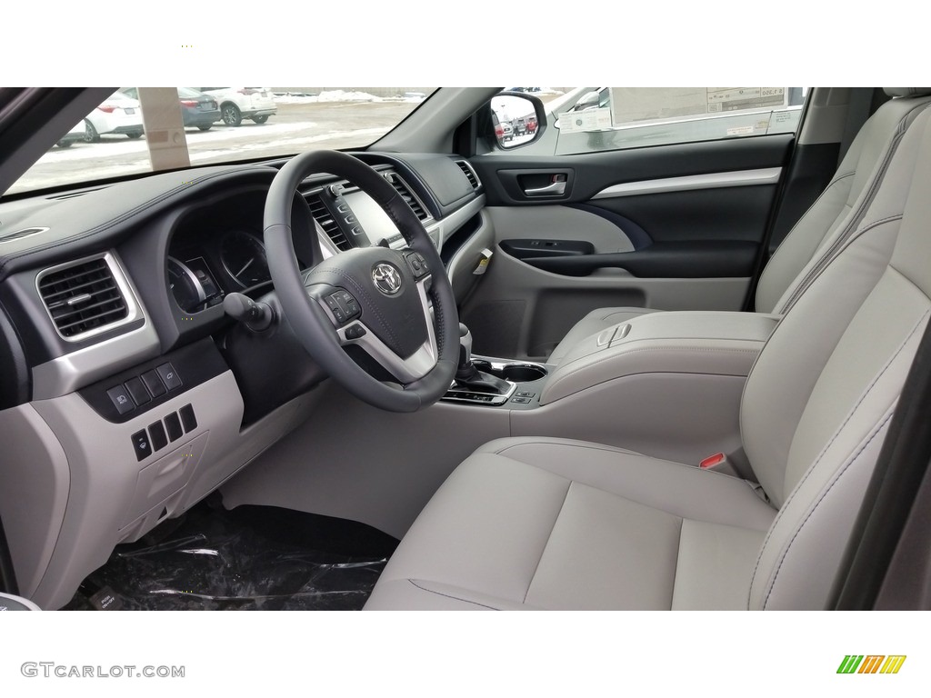 Light Gray Interior 2019 Toyota RAV4 XLE AWD Photo #131503723