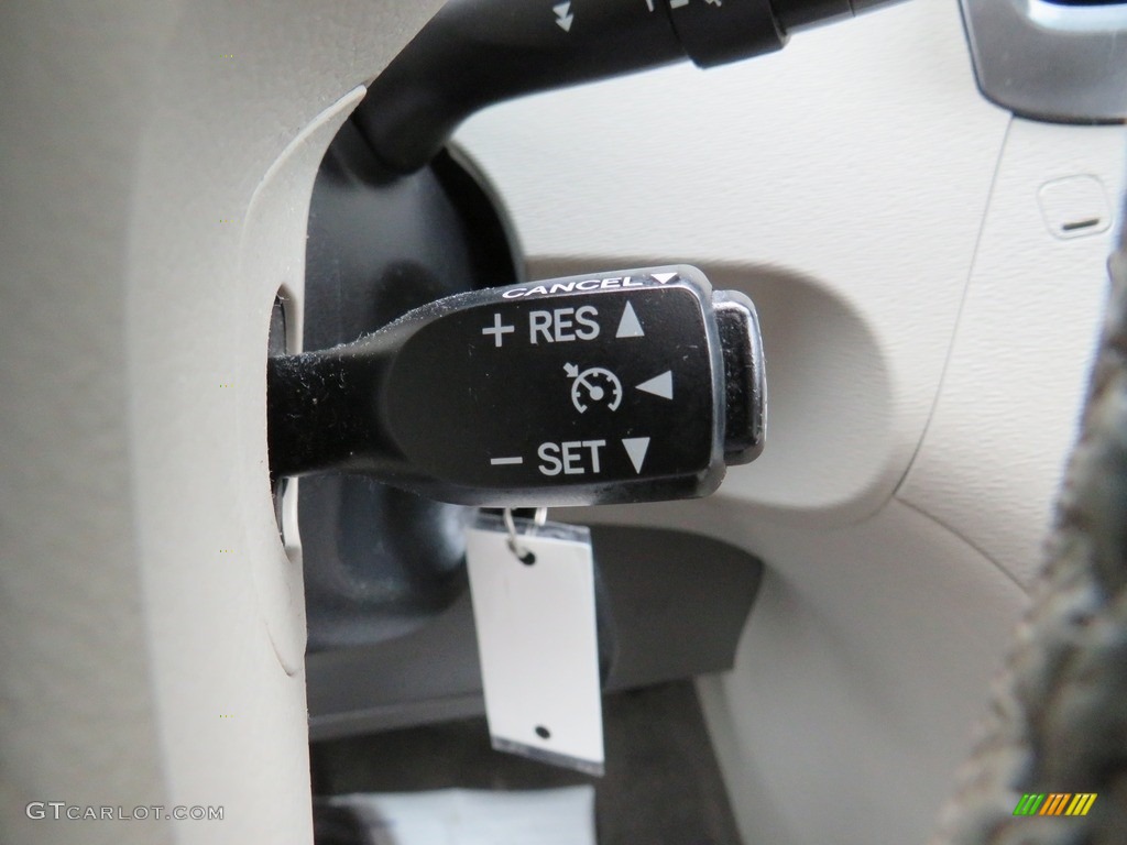2011 Sienna XLE - Black / Light Gray photo #29