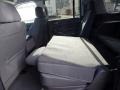 Pepperdust Metallic - Suburban LS 4WD Photo No. 39