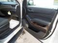 Silver Ice Metallic - Suburban LS 4WD Photo No. 47