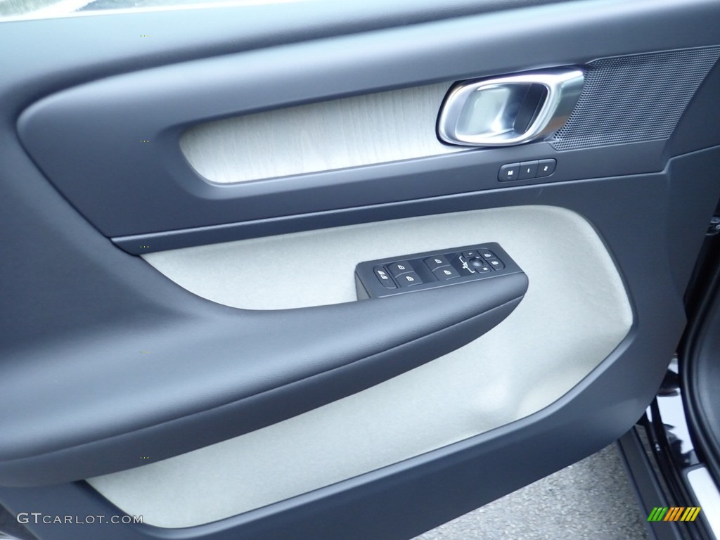 2019 Volvo XC40 T5 Inscription AWD Blond Door Panel Photo #131513326