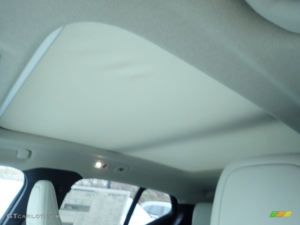 2019 Volvo XC40 T5 Inscription AWD Sunroof Photos