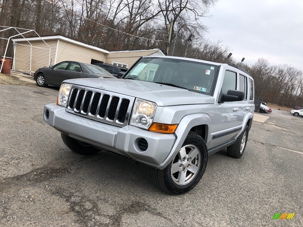 2008 Commander Sport 4x4 - Bright Silver Metallic / Dark Slate Gray photo #1