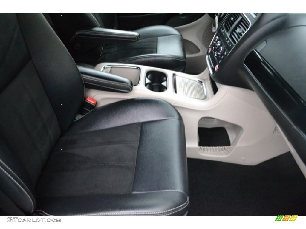 2017 Grand Caravan SXT - White Knuckle / Black/Light Graystone photo #17