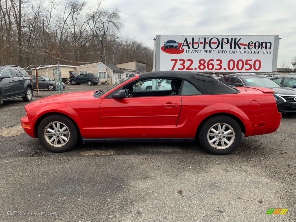 2007 Mustang V6 Deluxe Convertible - Torch Red / Dark Charcoal photo #3