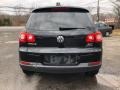 Deep Black Metallic - Tiguan SE 4Motion Photo No. 3