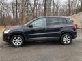 Deep Black Metallic - Tiguan SE 4Motion Photo No. 6