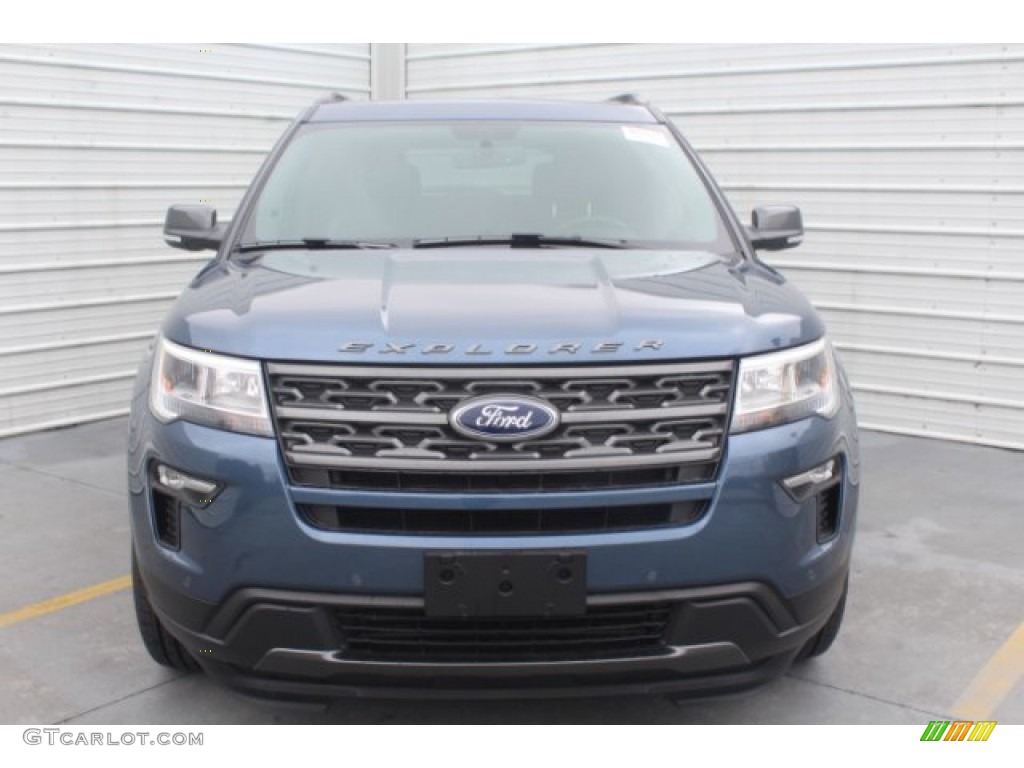 2019 Explorer XLT - Blue Metallic / Medium Black photo #3