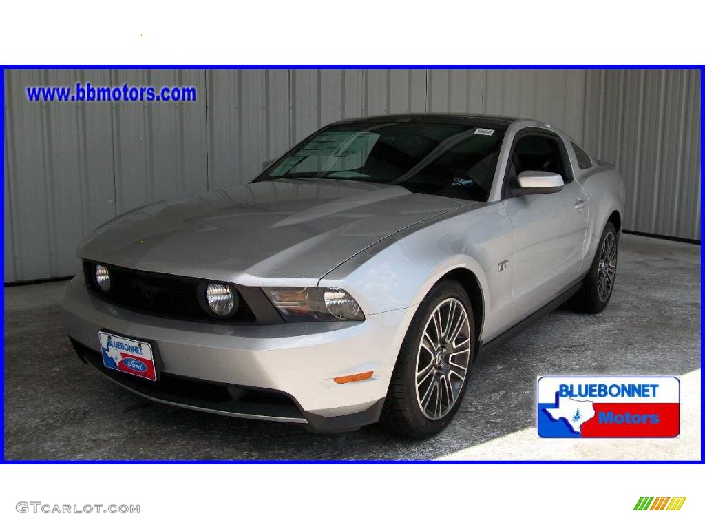 Brilliant Silver Metallic Ford Mustang