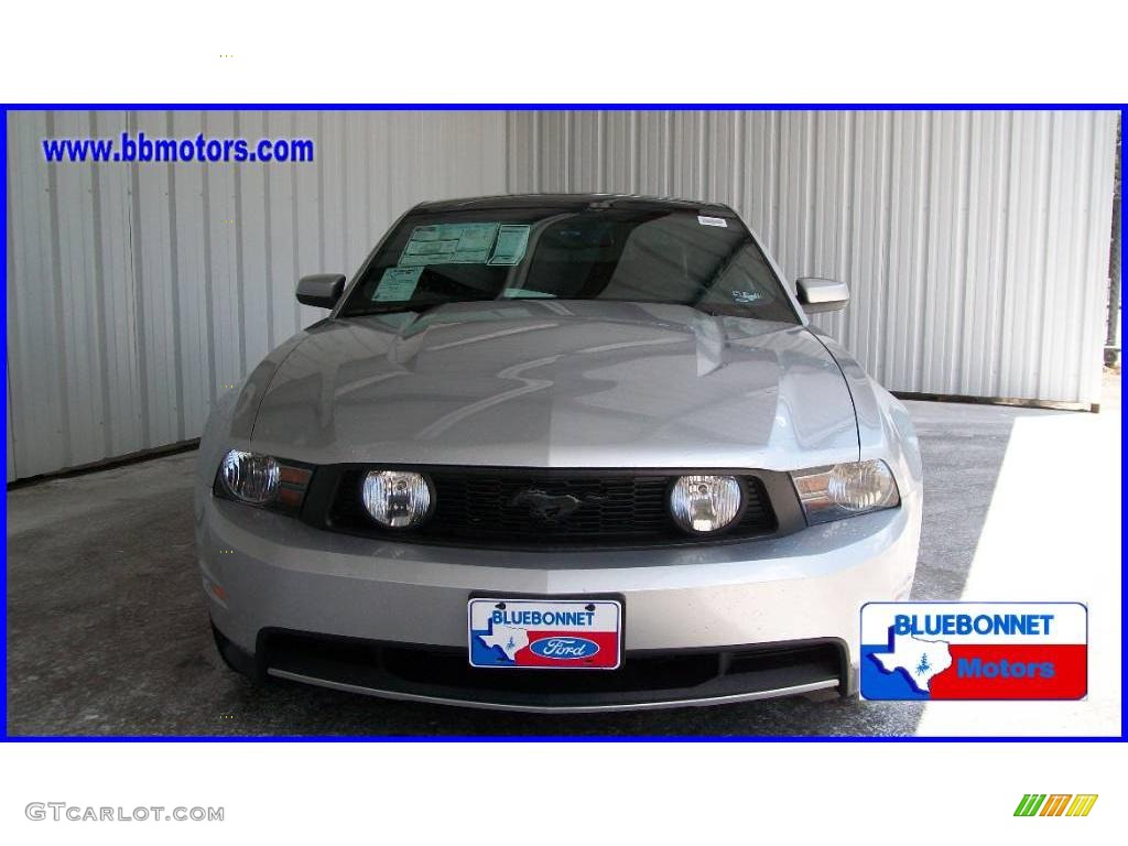 2010 Mustang GT Coupe - Brilliant Silver Metallic / Charcoal Black photo #2