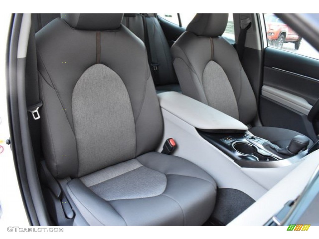 2019 Toyota Camry Hybrid LE Front Seat Photos