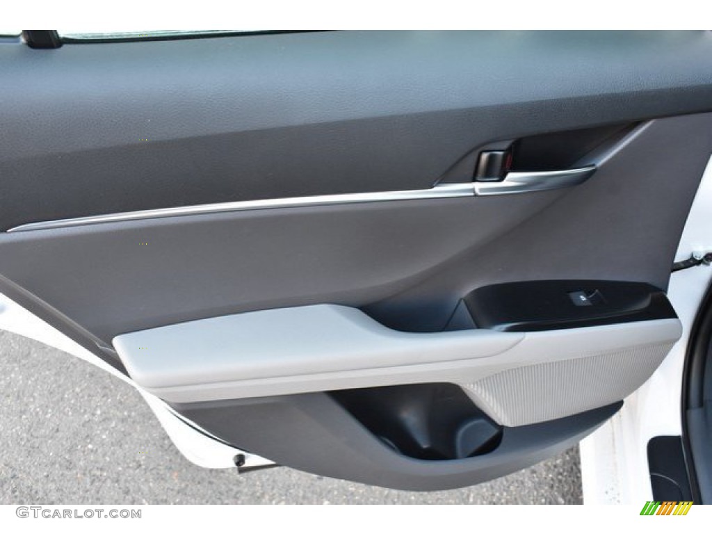 2019 Toyota Camry Hybrid LE Ash Door Panel Photo #131550436