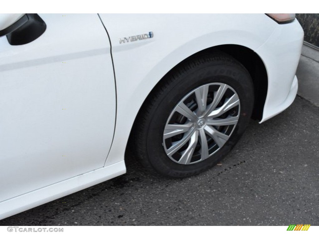 2019 Toyota Camry Hybrid LE Wheel Photo #131551087