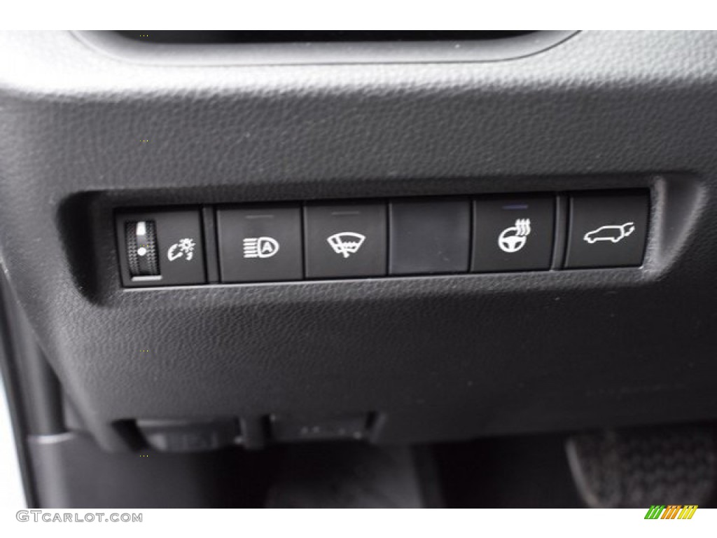 2019 Toyota RAV4 XLE AWD Controls Photo #131551905