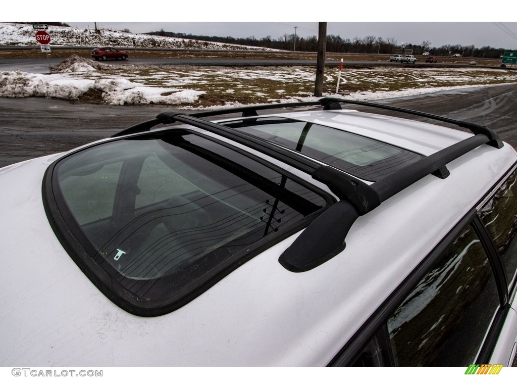 1998 Legacy Outback Wagon - Glacier White / Gray photo #39
