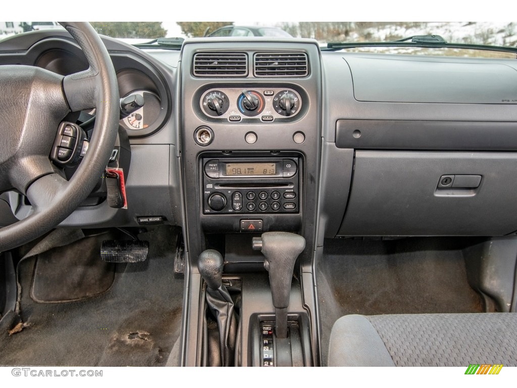 2004 Xterra XE 4x4 - Just Blue / Gray photo #30