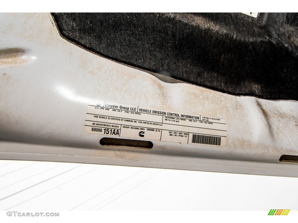 2011 Ram 3500 HD ST Crew Cab 4x4 - Bright White / Dark Slate Gray/Medium Graystone photo #17