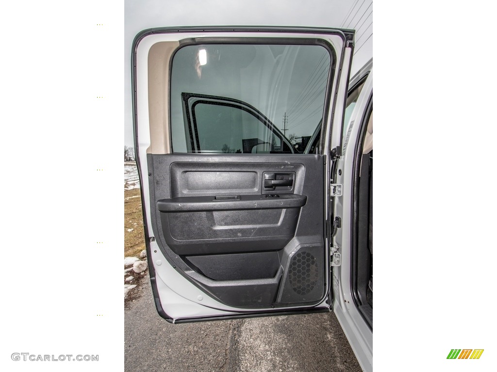 2011 Ram 3500 HD ST Crew Cab 4x4 - Bright White / Dark Slate Gray/Medium Graystone photo #26