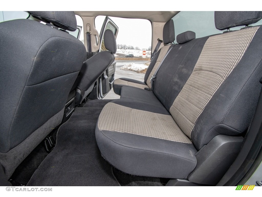 2011 Ram 3500 HD ST Crew Cab 4x4 - Bright White / Dark Slate Gray/Medium Graystone photo #27