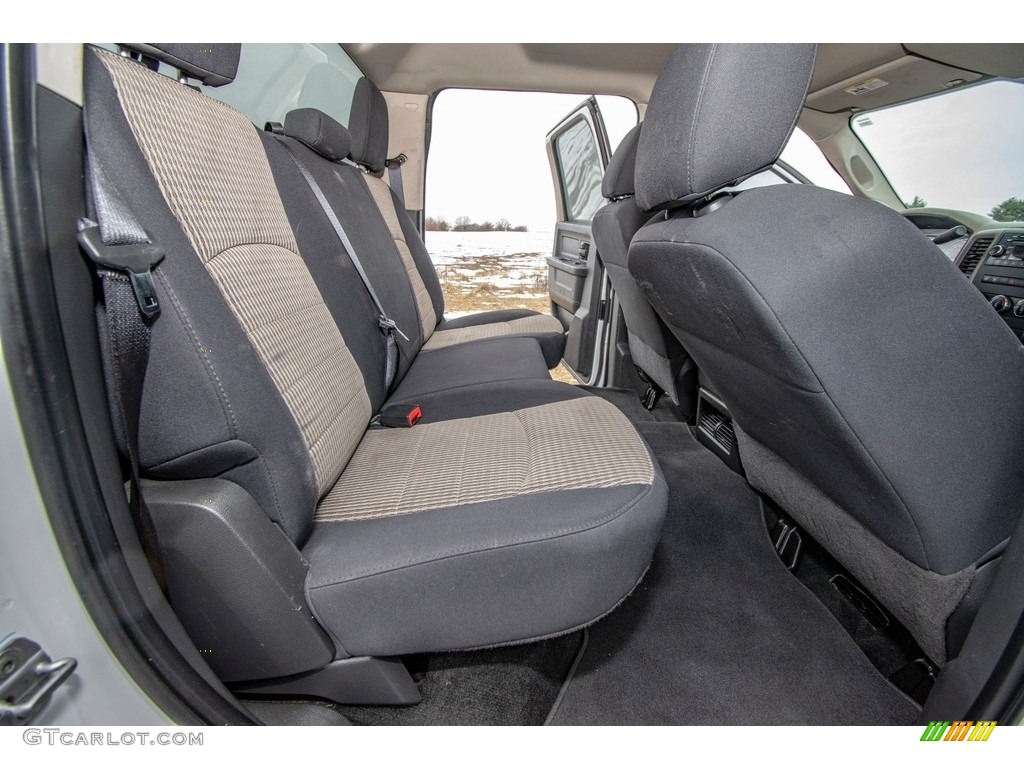 2011 Ram 3500 HD ST Crew Cab 4x4 - Bright White / Dark Slate Gray/Medium Graystone photo #32