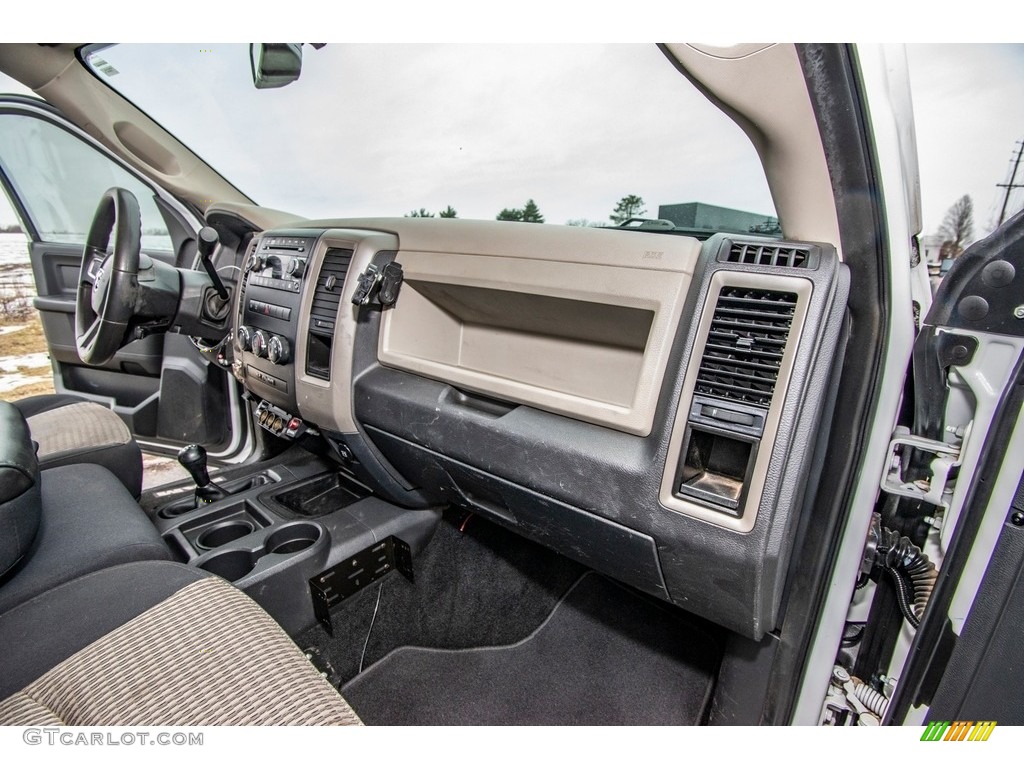 2011 Ram 3500 HD ST Crew Cab 4x4 - Bright White / Dark Slate Gray/Medium Graystone photo #35