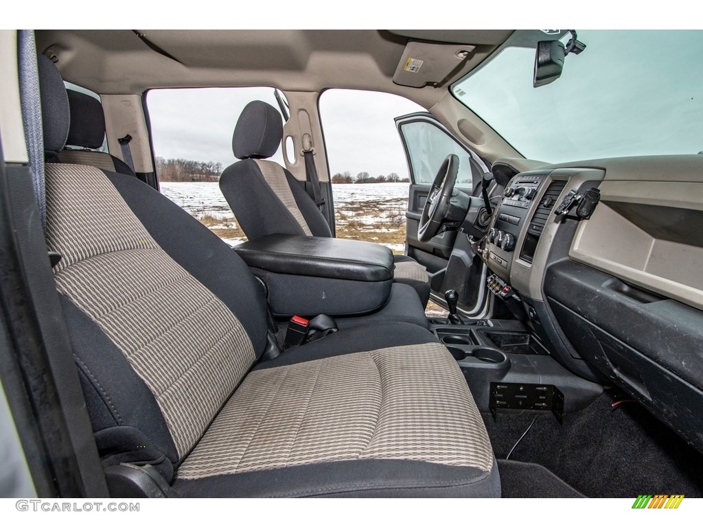 2011 Ram 3500 HD ST Crew Cab 4x4 - Bright White / Dark Slate Gray/Medium Graystone photo #36