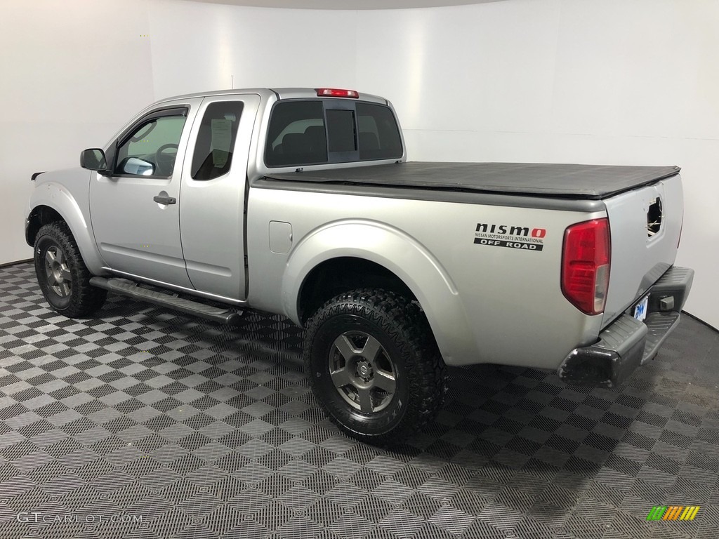 2006 Frontier SE King Cab 4x4 - Radiant Silver / Graphite photo #4