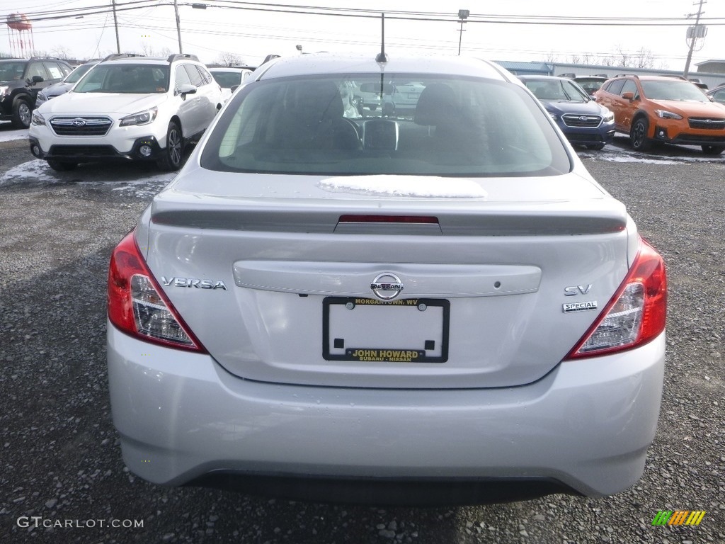 2019 Versa SV - Brilliant Silver Metallic / Charcoal photo #5