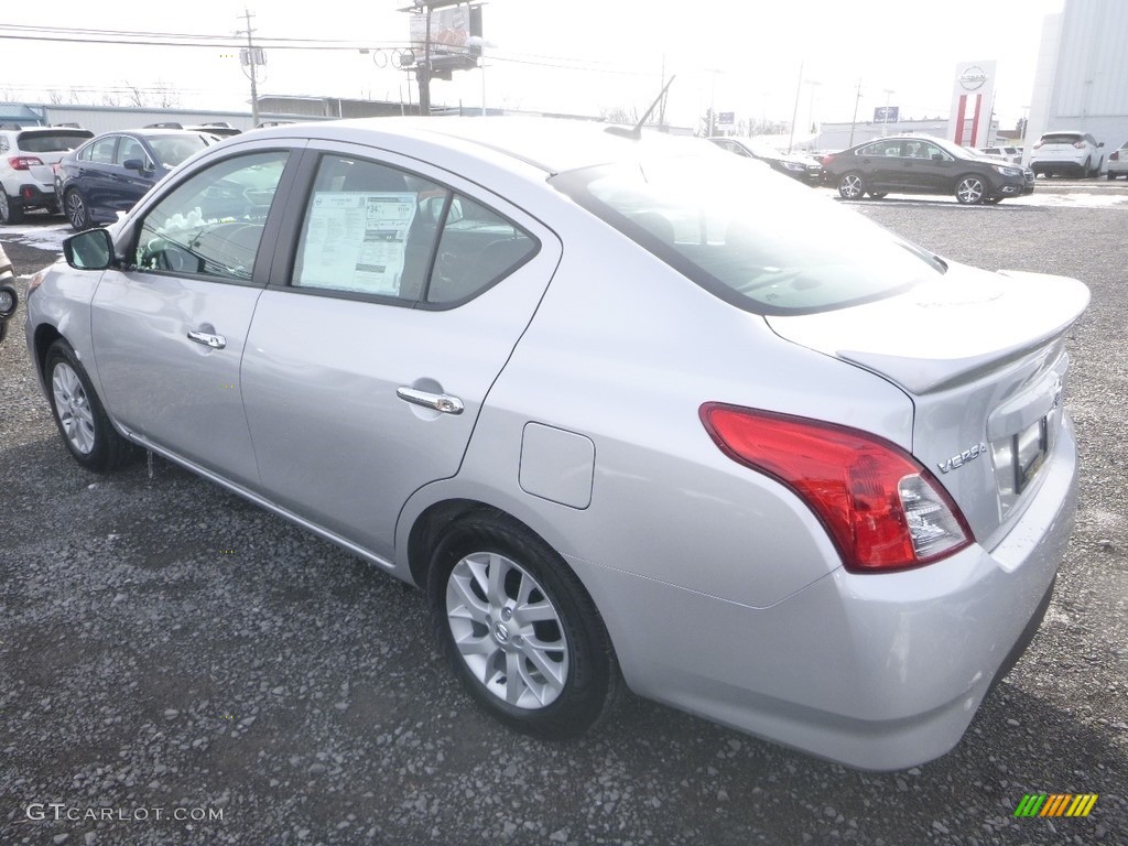 2019 Versa SV - Brilliant Silver Metallic / Charcoal photo #6