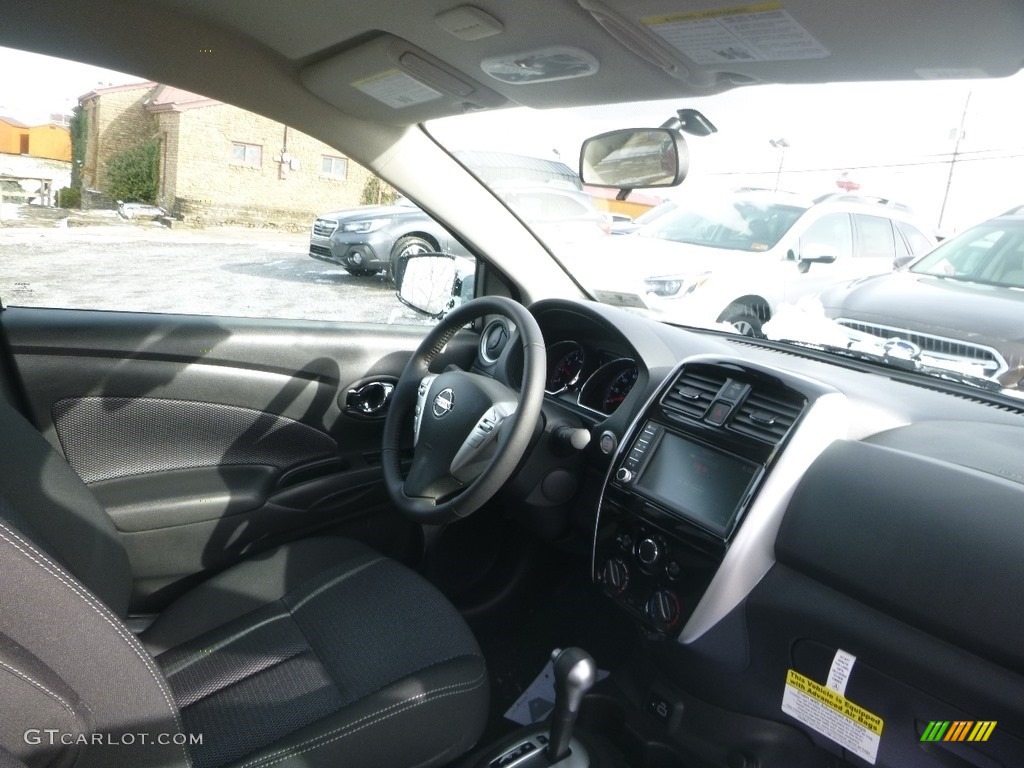 2019 Versa SV - Brilliant Silver Metallic / Charcoal photo #11