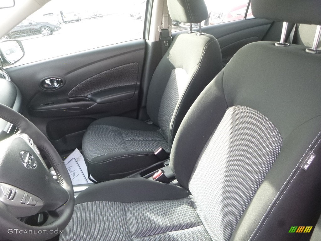 2019 Versa SV - Brilliant Silver Metallic / Charcoal photo #14