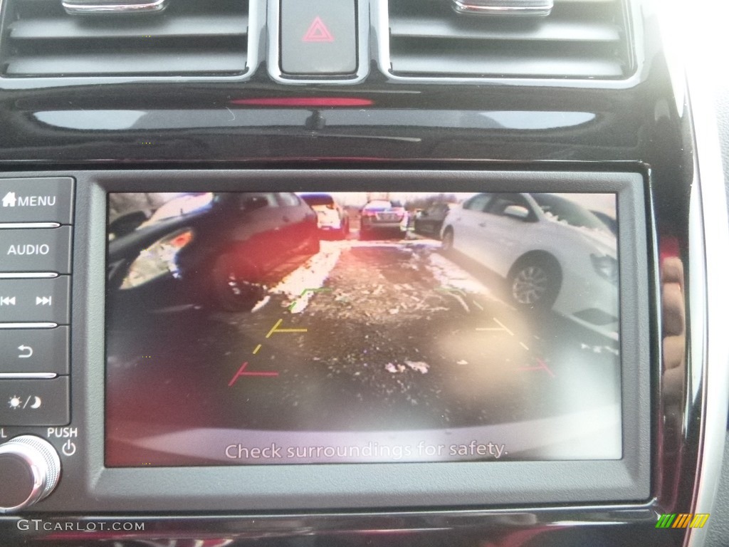 2019 Versa SV - Brilliant Silver Metallic / Charcoal photo #17