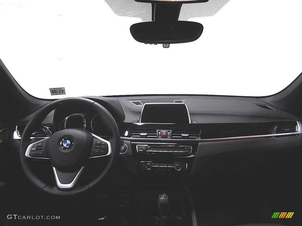 2018 X1 xDrive28i - Dark Olive Metallic / Black photo #22